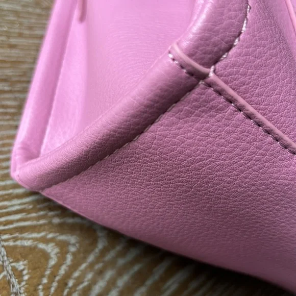 MARC Jacobs THE TOTE NWT Rare Color bag in purple haze. - Picture 3 of 14